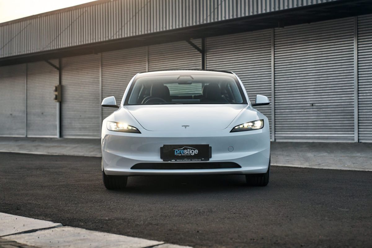 Tesla Model 3: Mobil Listrik Populer dengan Teknologi Masa Depan