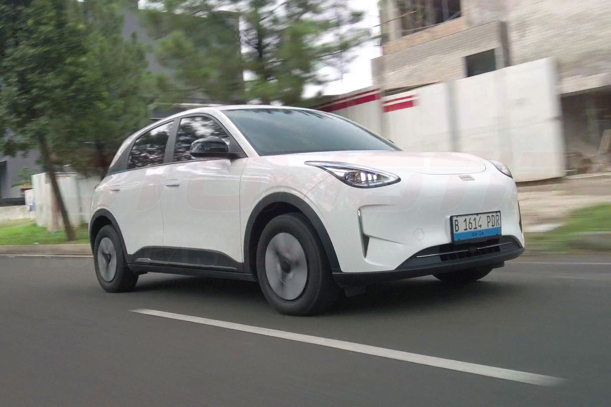 Review Geely EX2
